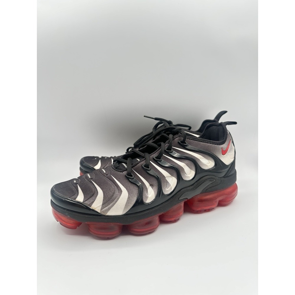 Nike Air VaporMax Plus Black Red Men's Sneakers  Size 8.5 US